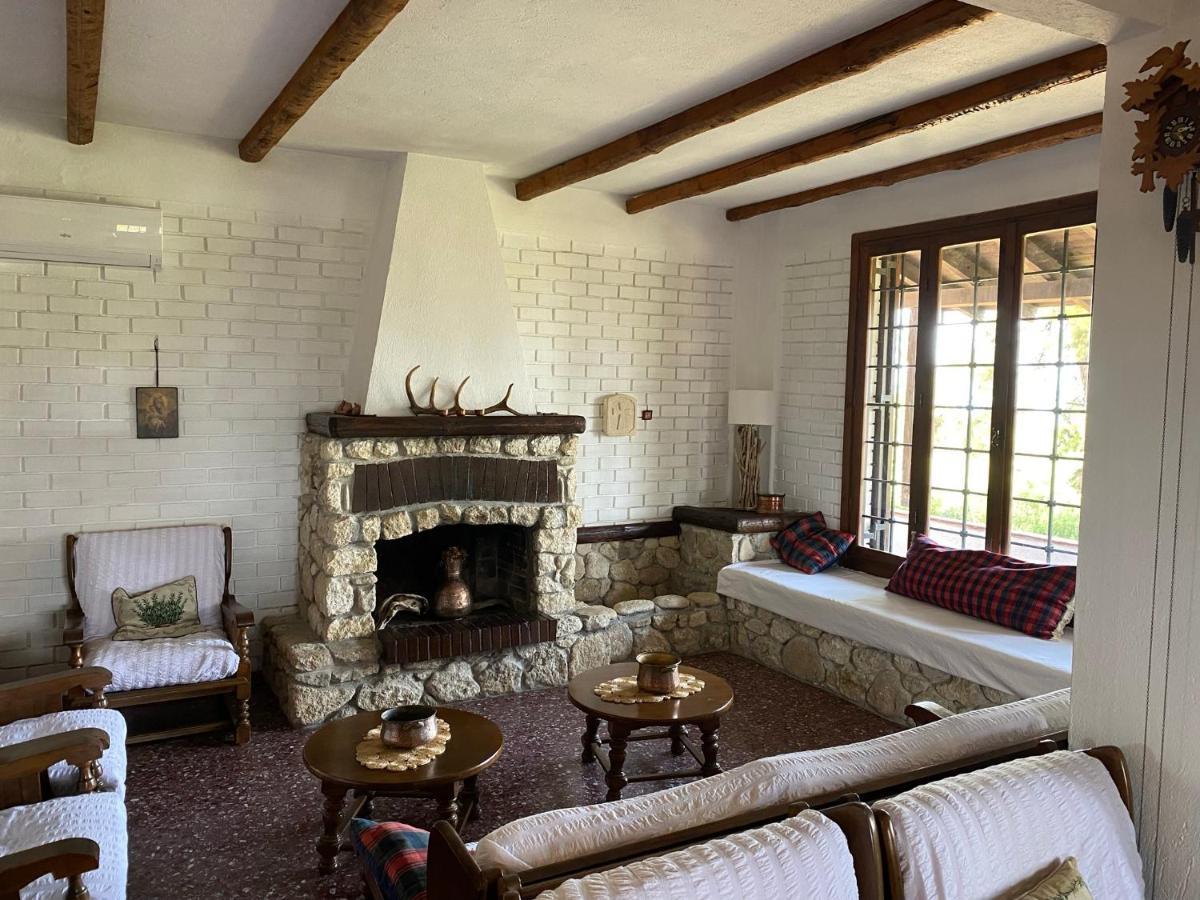 Wild Oaks Cottage Kriopigi Bagian luar foto